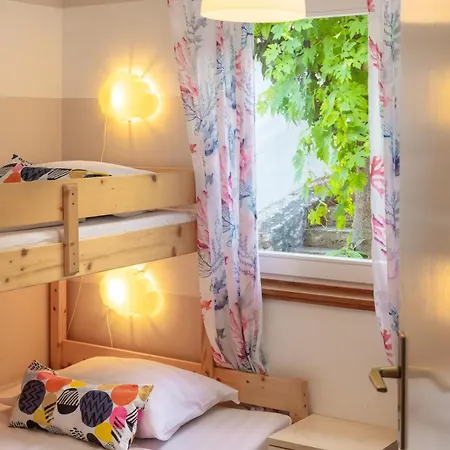 דירה Jelena - Beachfront 2 Bedroom Family
