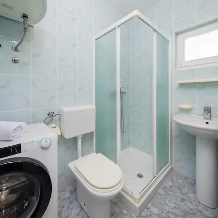 דירה Jelena - Beachfront 2 Bedroom Family