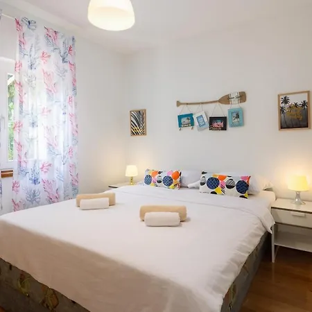 דירה Jelena - Beachfront 2 Bedroom Family