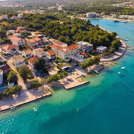 דירה Jelena - Beachfront 2 Bedroom Family