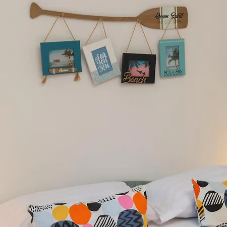 Jelena - Beachfront 2 Bedroom Family * רוגוזניצה