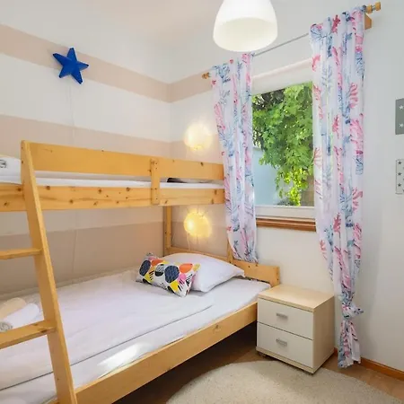 Jelena - Beachfront 2 Bedroom Family